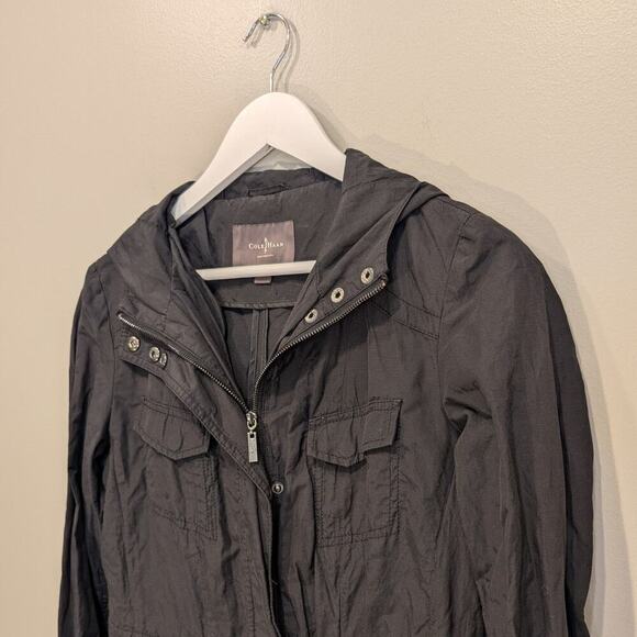 Cole Haan Jacket Windbreaker Packackable Hood Rain Pockets - Size S - Picture 4 of 9